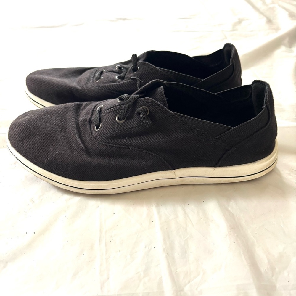 Clarks Breeze Ave Lace Up Black Sneakers SZ 9 Worn 1X